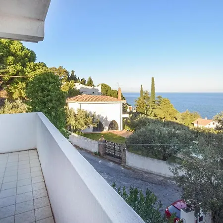 Holiday home Moderna Staletti